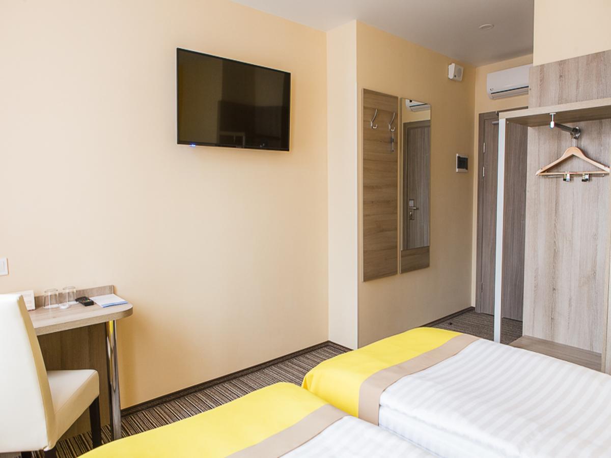 Raziotel Kyiv Yamska Dış mekan fotoğraf
